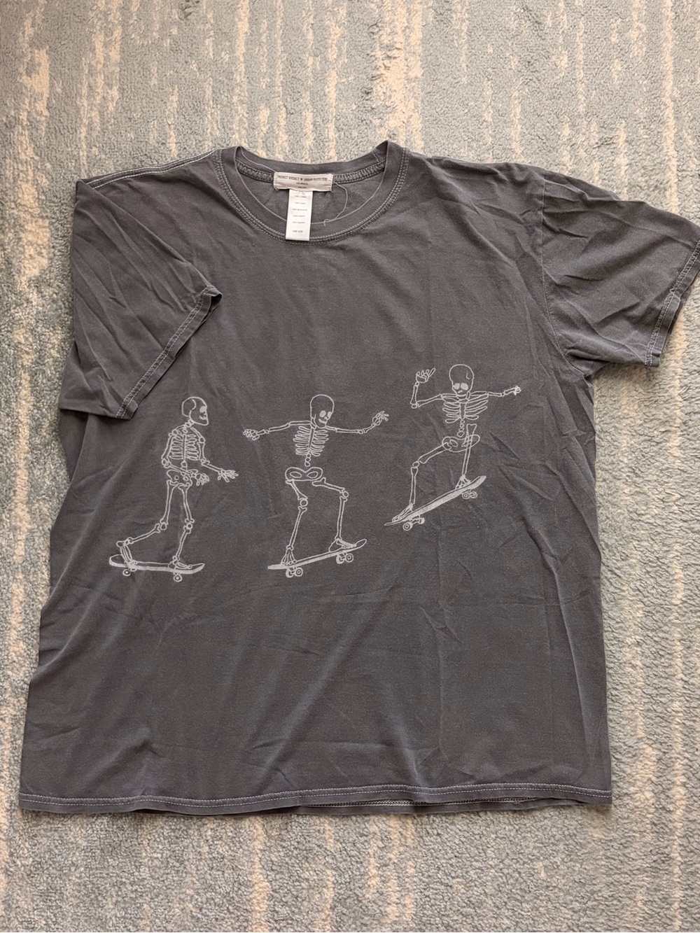 Women’s Urban Outfitters Gray Graphic Skeleton Skateboard T-Shirt